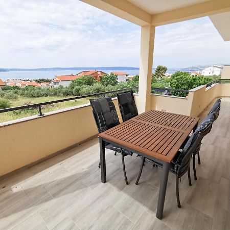 A4 Apartmani Kevic Kastela Ngoại thất bức ảnh