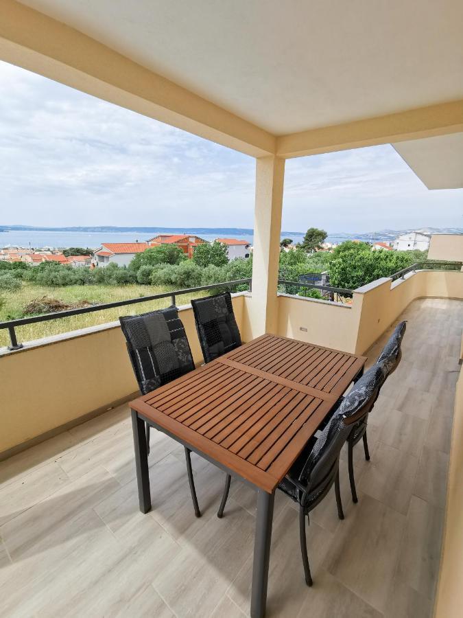A4 Apartmani Kevic Kastela Ngoại thất bức ảnh