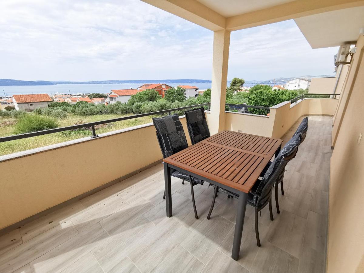 A4 Apartmani Kevic Kastela Ngoại thất bức ảnh
