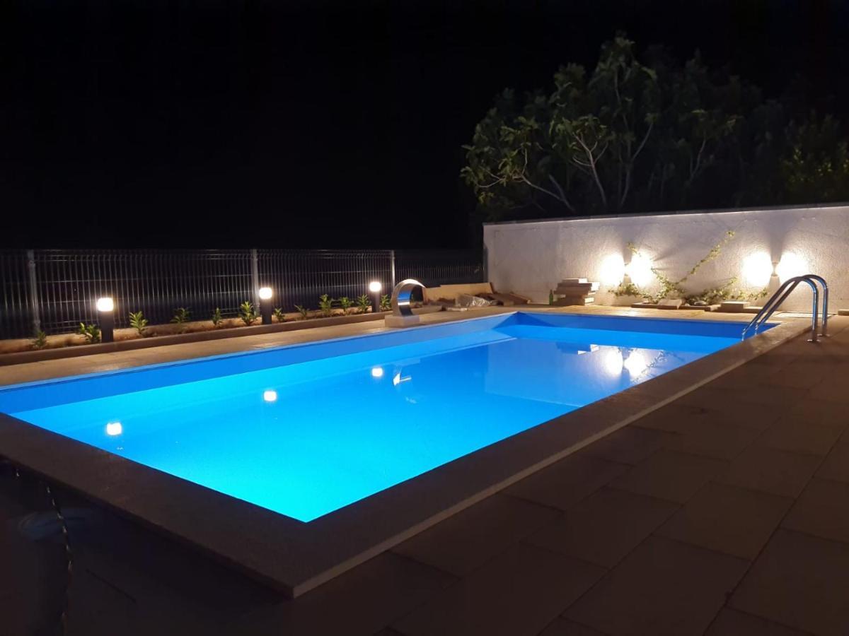 A4 Apartmani Kevic Kastela Ngoại thất bức ảnh