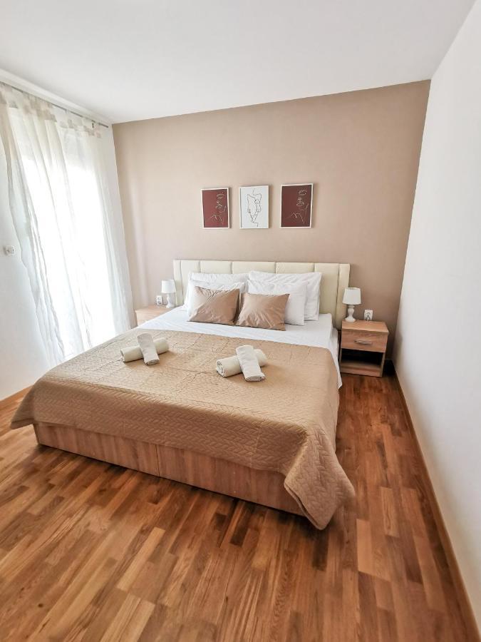 A4 Apartmani Kevic Kastela Ngoại thất bức ảnh