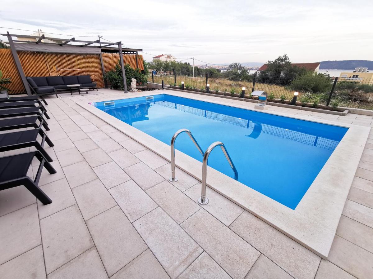 A4 Apartmani Kevic Kastela Ngoại thất bức ảnh